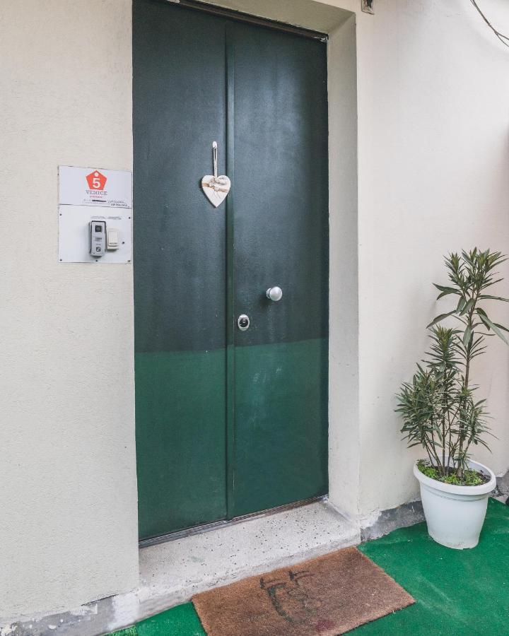 Bulldog Station Apartments With Private Wc, Ac, Tv Mestre Zewnętrze zdjęcie